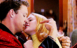 Matthew Lillard and Rose McGowan as Stu and Tatum in Scream