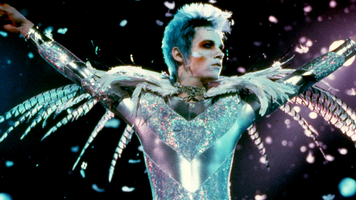 Jonathan Rhys Meyers as Maxwell Demon in Velvet Goldmine