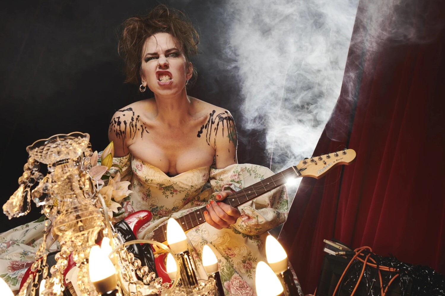 Emma Frankland in No Apologies